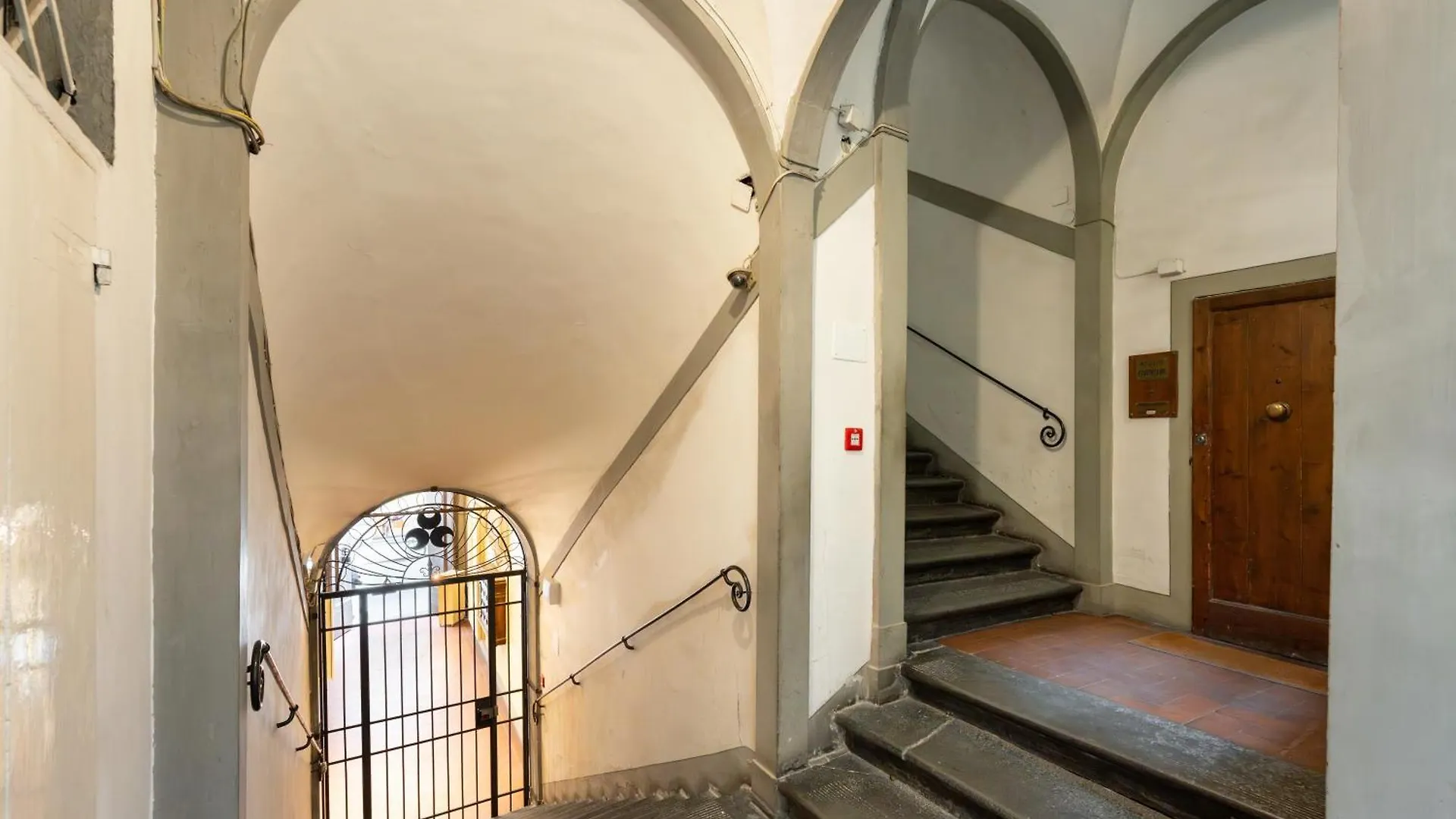 Keys Of Italy - Tornabuoni 5 Tot - Luxury Apartments Florence Italy